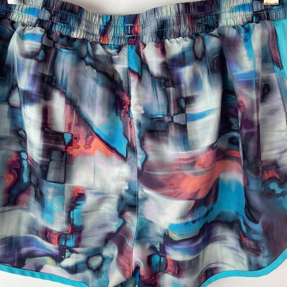 ✨3/$25✨ Under Armour Loose Fit Athletic Shorts - L - Picture 7 of 7